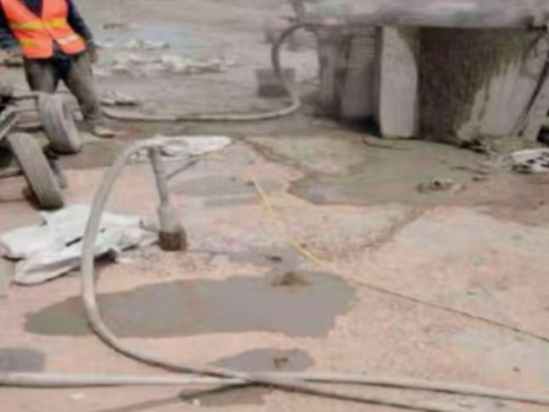 东丽水泥混凝土路面板底注浆技术 路面脱空注浆整治方案