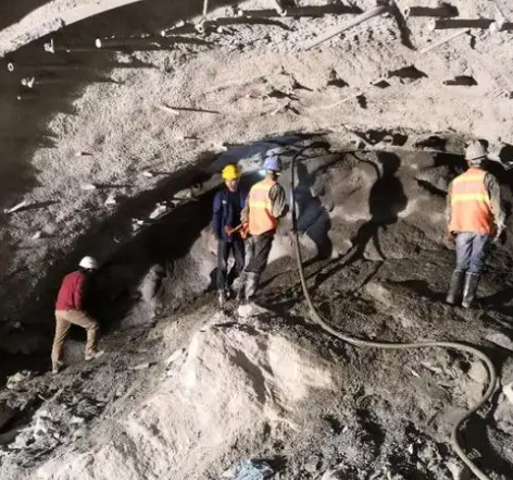 东丽隧道拱顶带模注浆料，微膨胀注浆料的特点及施工工艺